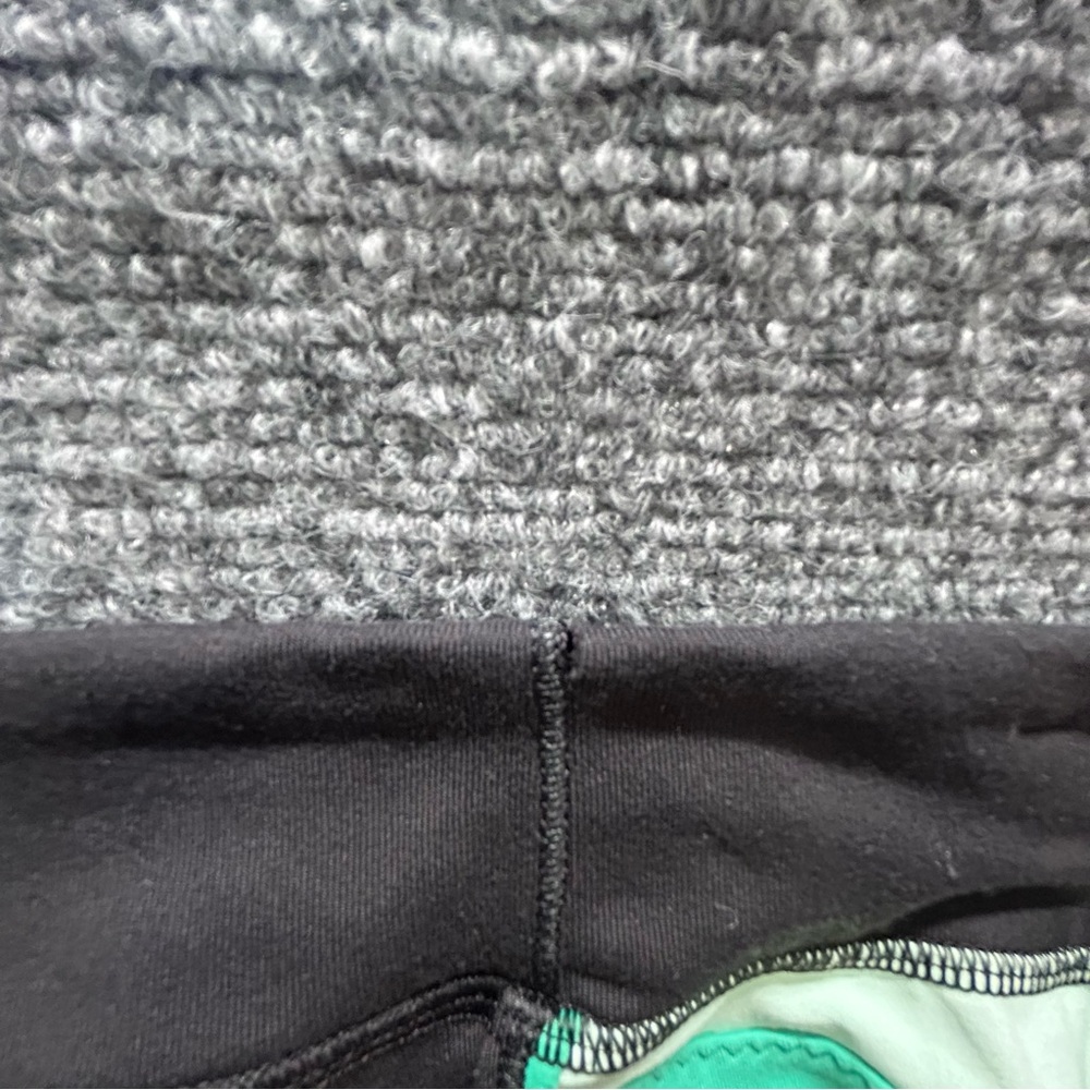 Lululemon Athletica Activewear Set Teal & Black Size 4 top Size 6 leggings - Picture 14 of 15